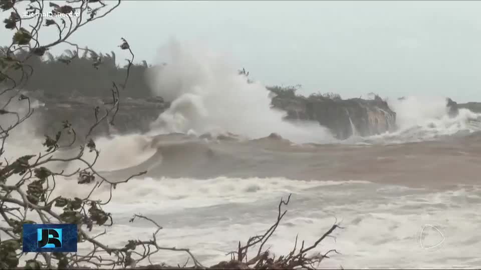 Furacão Melissa segue para as Bermudas após deixar mais de 30 mortos no Caribe