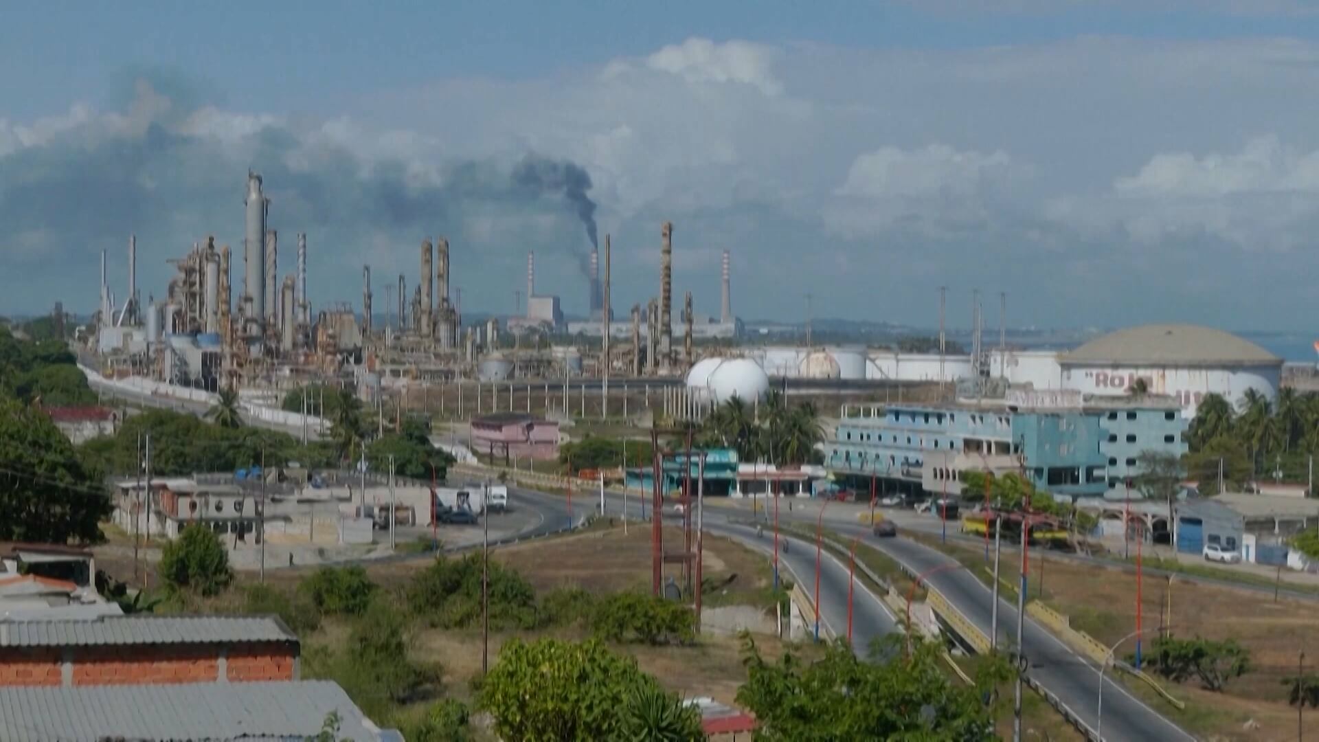 Governo da Venezuela abre espaço para o setor privado