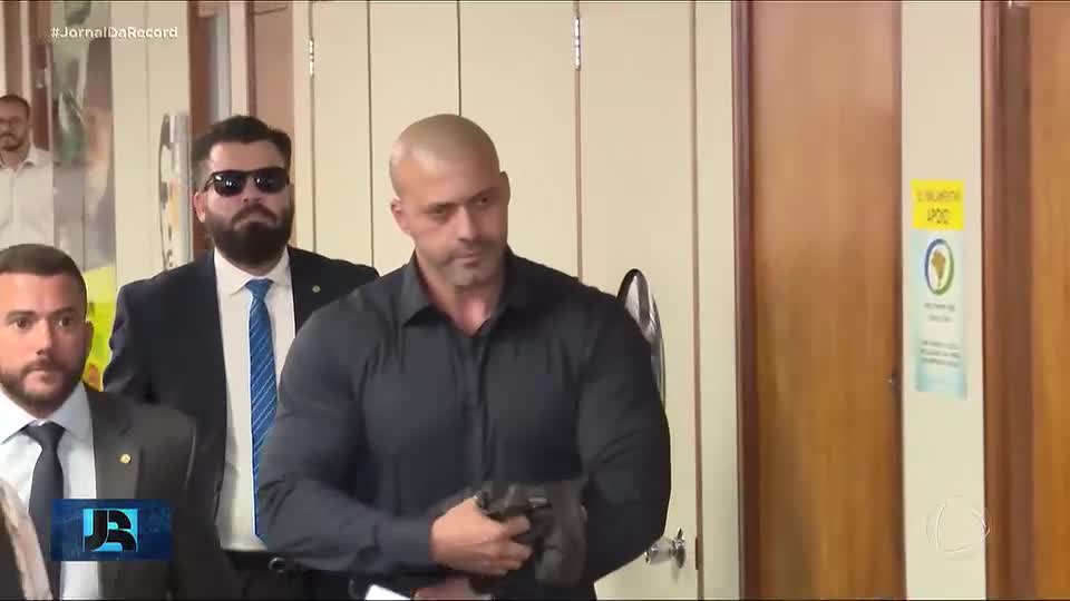 Alexandre de Moraes arquiva inquérito que investigava ex-deputado Daniel Silveira