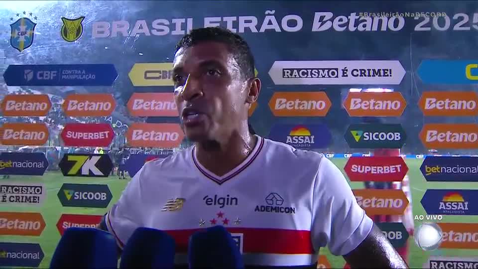 Luiz Gustavo faz desabafo emocionante após marcar gol da vitória do São Paulo sobre o Vasco
