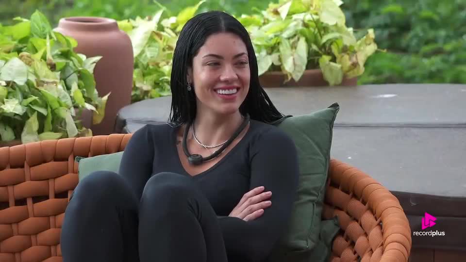 Ray conta que tentou evitar xingamentos após expulsão de Martina | A Fazenda 17