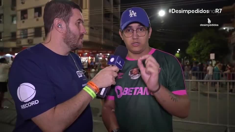 Torcedor do Fluminense dá o 'papo reto' a Mário Bittencourt e cobra presidente ao vivo