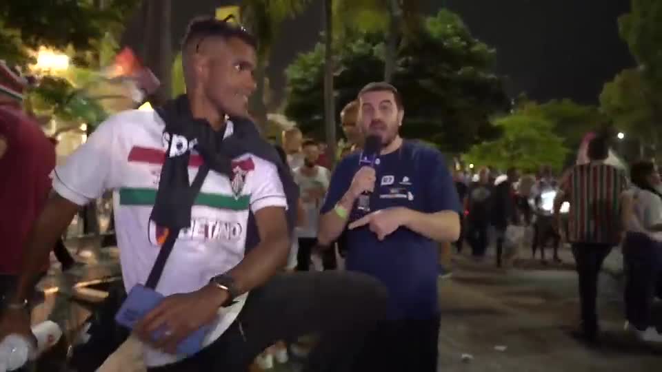 Que resenha é essa? Torcedor do Fluminense 'a 1000 por hora' diverte pré-jogo com Mirassol