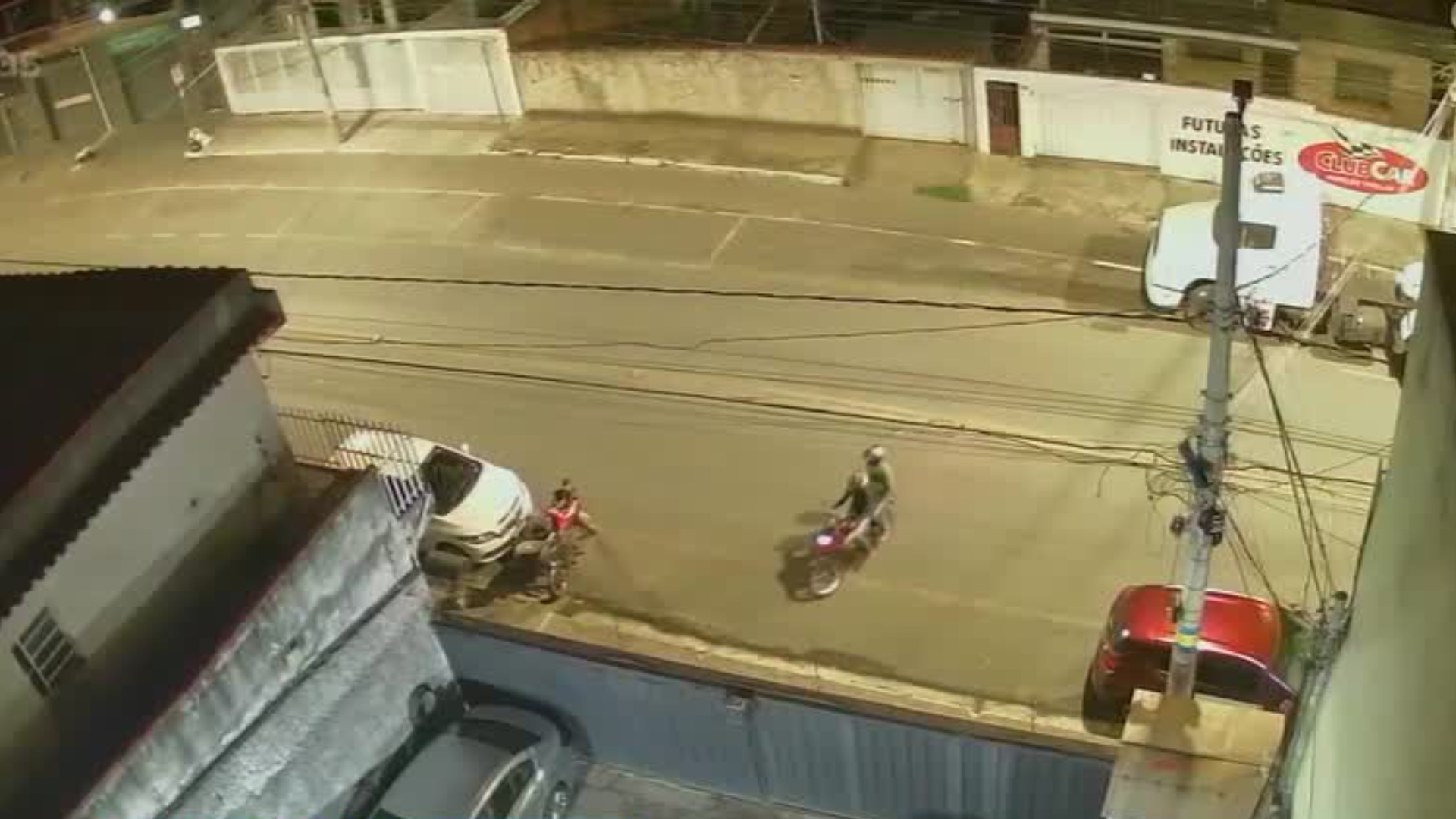 Professor tem carro arrombado e notebook com TCC levado na Grande BH