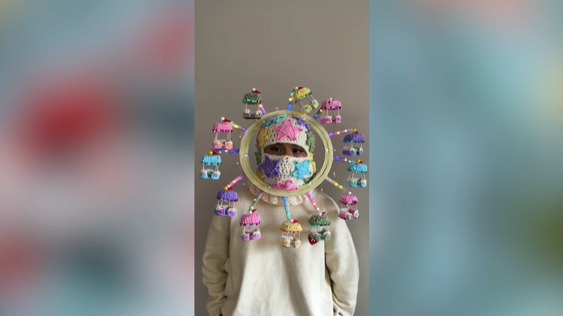 Jovem artista especializada em crochê cria peças únicas