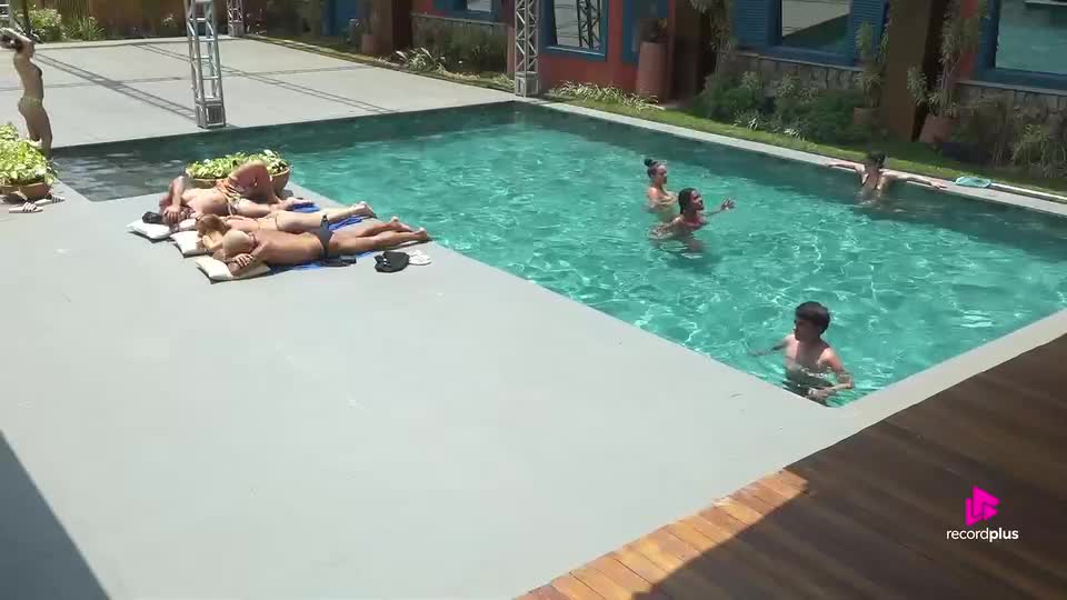 Carol descarta Roça falsa com Yoná: 'Não tem capacidade para isso' | A Fazenda 17