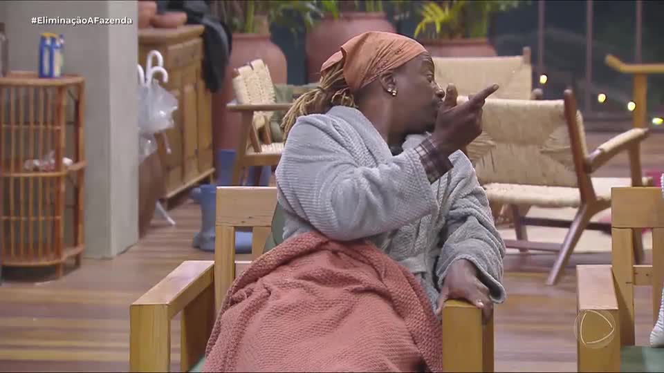 Créo diz que Carol fica 'o dia inteiro procurando VT' | A Fazenda 17