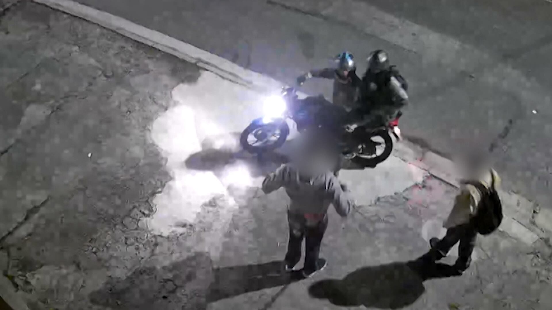 Dupla de assaltantes é investigada após crimes em sequência de madrugada em SP