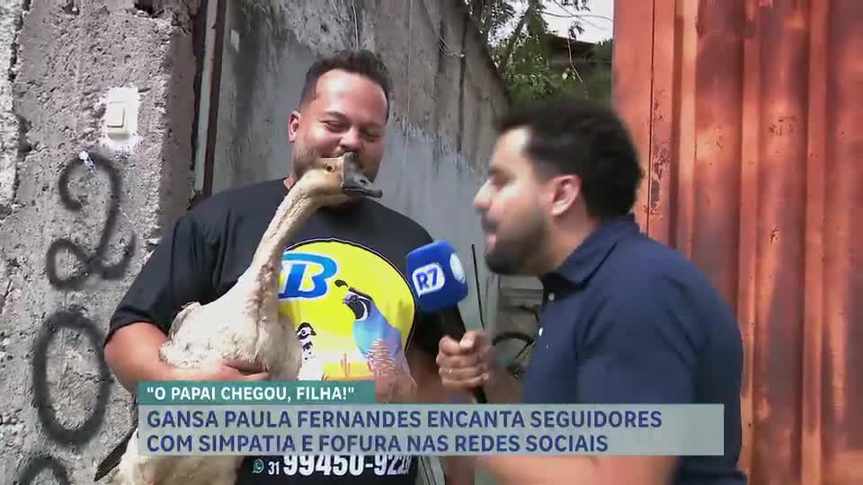 Gansa de Contagem (MG), Paula Fernandes, faz sucesso nas redes sociais