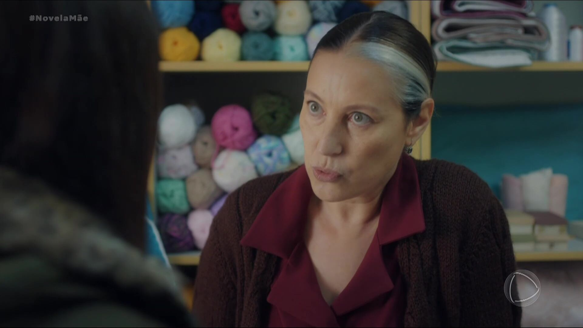 Gönül dá ideia para matricular Melek na escola | Mãe