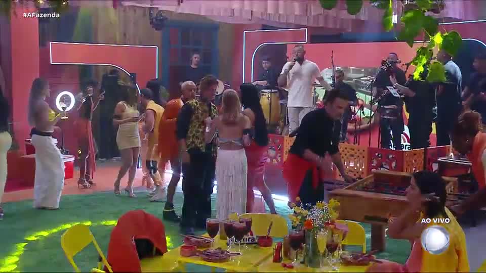 Peões curtem festa e pista de dança | A Fazenda 17