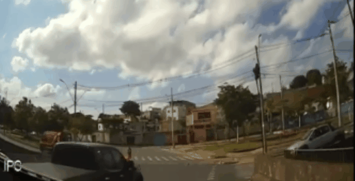 Acidente na capital mineira deixa sargento do Corpo de Bombeiros ferido