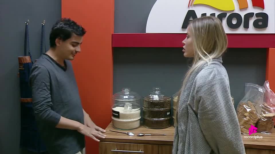 'Ela tem muito ciúmes de você’, diz Saory sobre Tàmires | A Fazenda 17