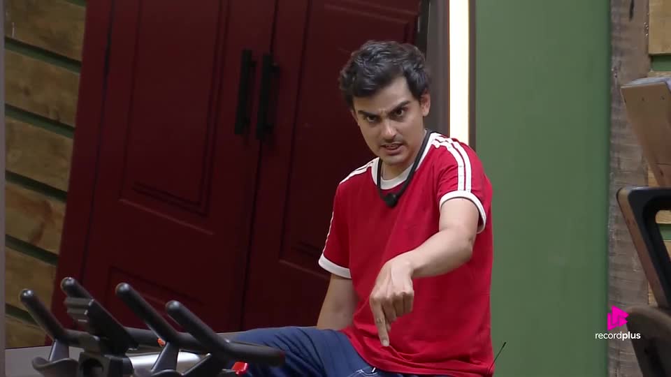 'Tem que ter medida protetiva', brinca Dudu sobre a possibilidade de morar com Yoná | A Fazenda 17