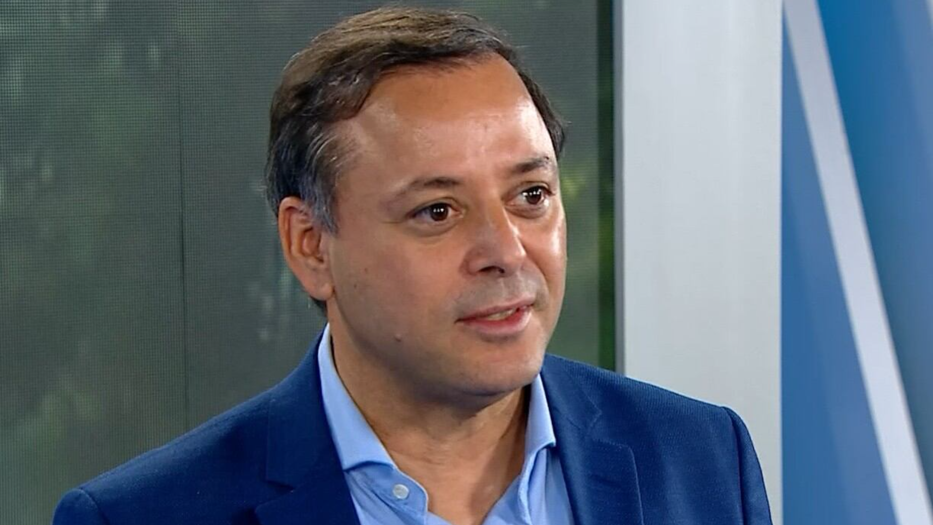 Prefeito Rodrigo Neves analisa segurança em Niterói: 'Maior redução de roubos de veículos do país'