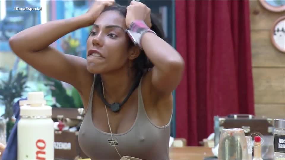 'Eu fico com vontade de arrancar os meus cabelos', dispara Carol | A Fazenda 17