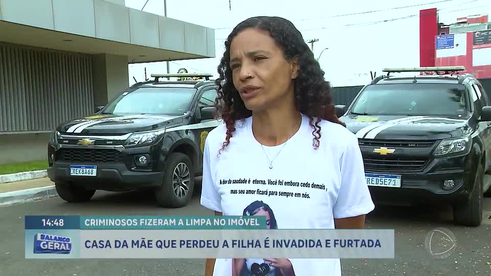 ‘Estou sem nada, sem chão’: mãe de jovem morta no DF tem casa furtada dias após o crime
