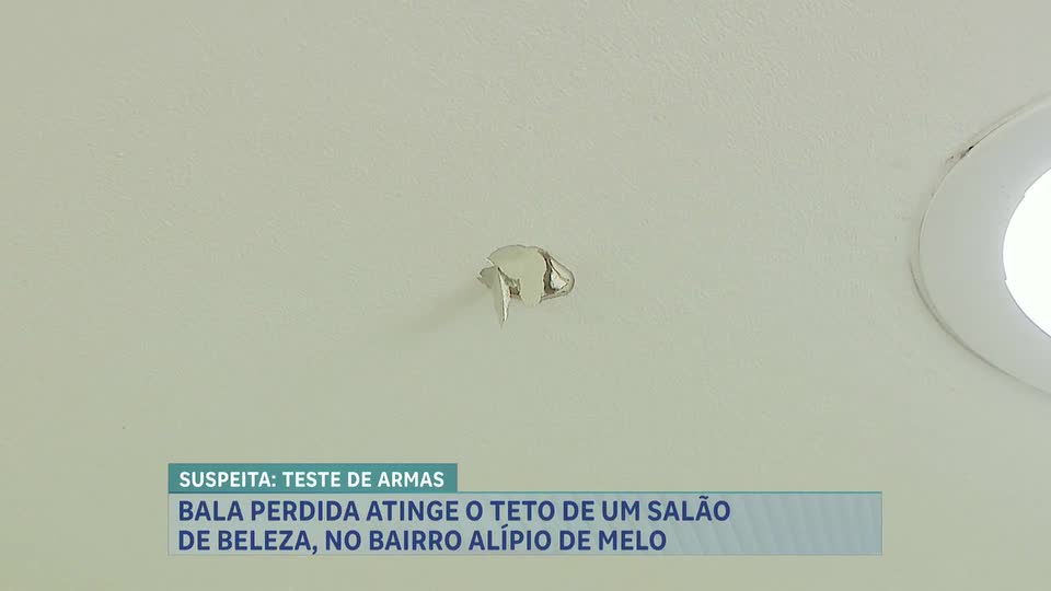 Bala perdida atinge teto de um salão de beleza no bairro Alípio de Melo, em BH