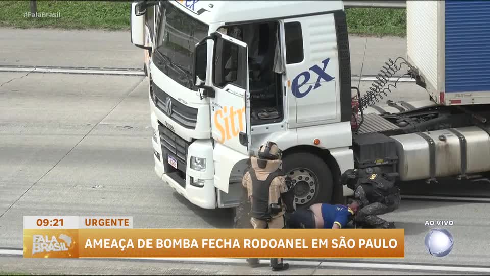 Caminhoneiro desmaia ao ser resgatado pelo GATE no Rodoanel