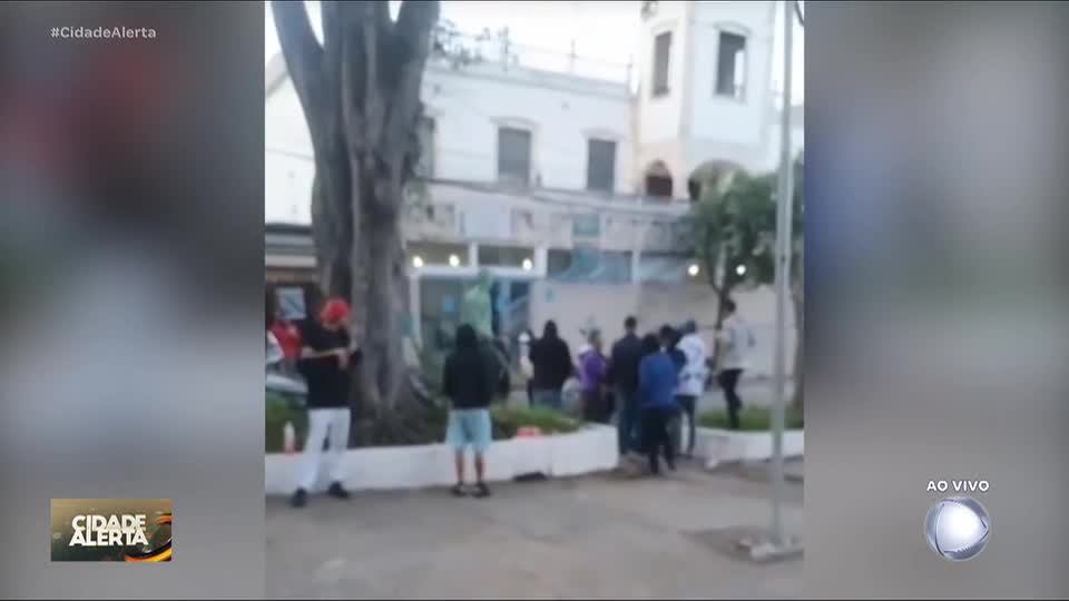 Homem nega beijo para mulher misteriosa e é agredido até a morte na Grande São Paulo