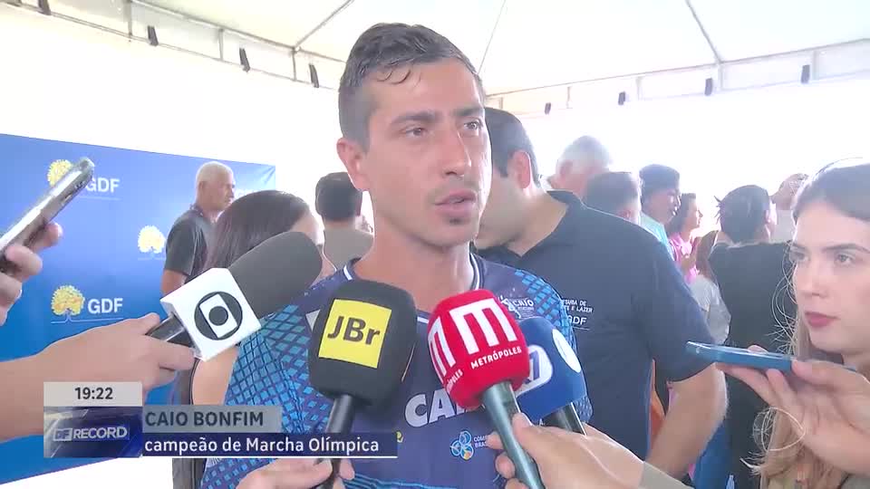 Ibaneis Rocha anuncia início de reformas no Estádio Augustinho Lima em Sobradinho (DF)