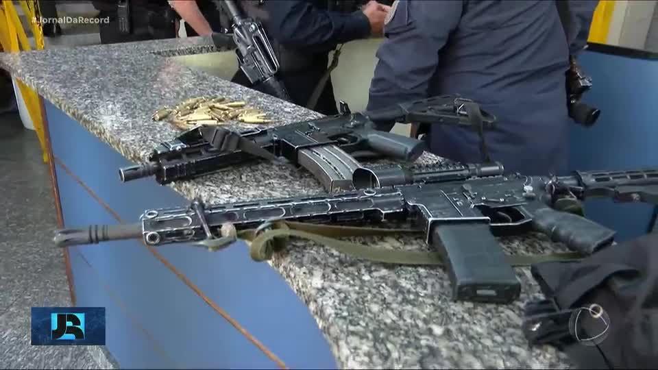 Polícia Militar do RJ apreende mais 700 fuzis este ano e bate recorde no estado