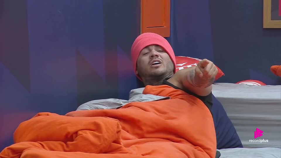 Wallas desafia Saory a ir para a próxima Roça contra ele | A Fazenda 17