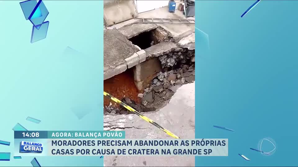 Balança Povão: Cratera em rua em Embu das Artes (SP) faz moradores deixarem suas casas