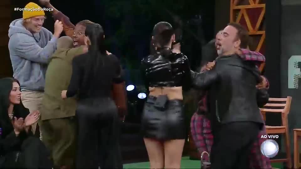 Confira o momento em que Créo e Fabiano voltam do Super Paiol | A Fazenda 17