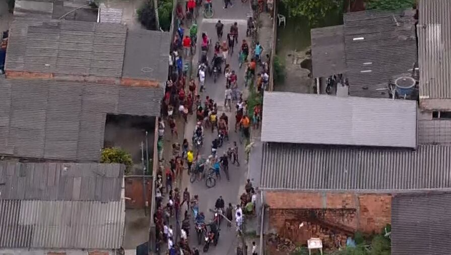 Caso Laís: Moradores se revoltam e saem à procura de Gabrielle Cristine