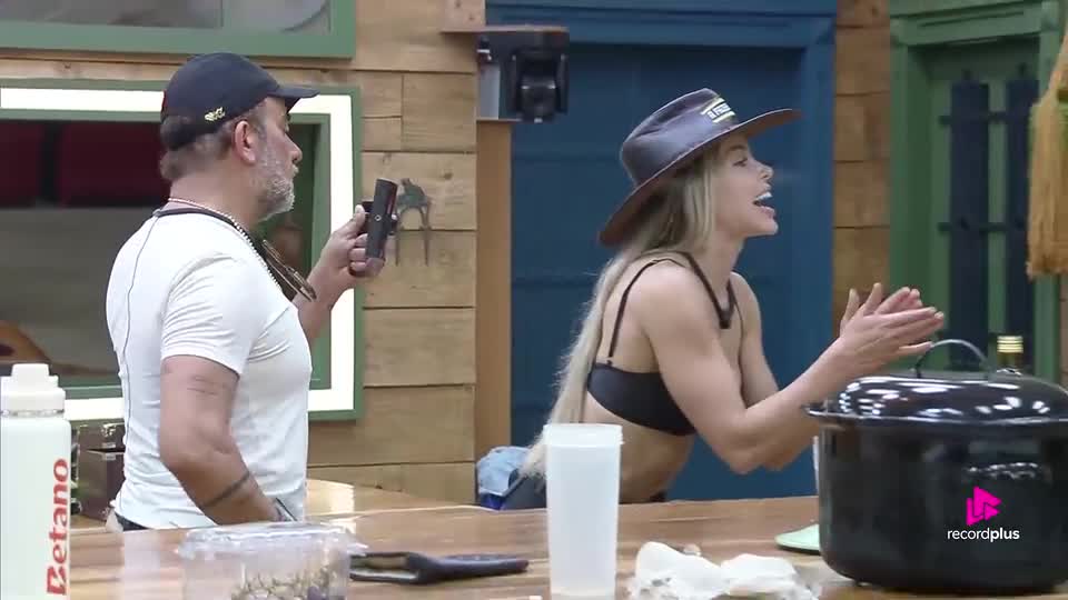 Saory cobra Rayane por trato malfeito, e Carol e Matheus entram na treta | A Fazenda 17