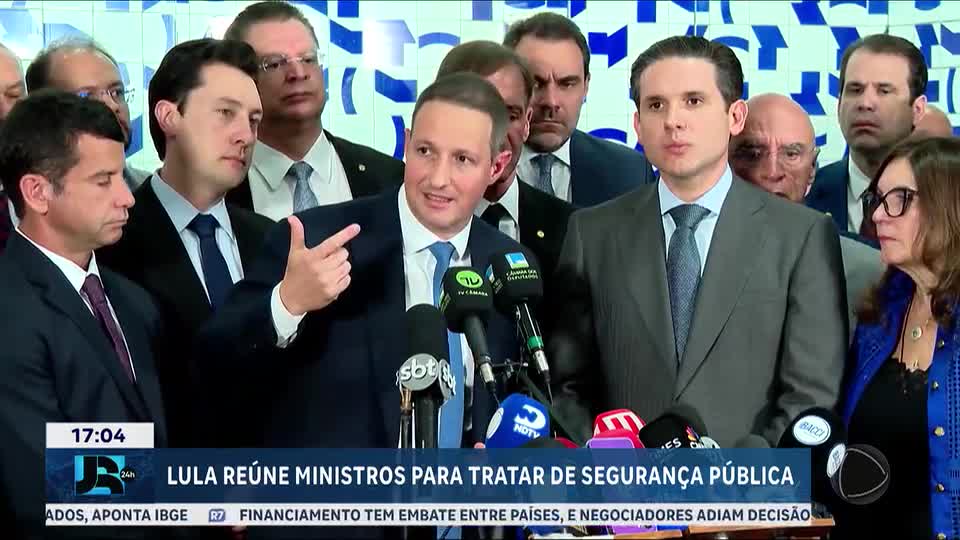 Lula faz reunião com ministros para discutir crise na segurança pública