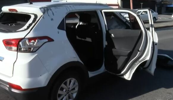 Tiroteio em Vila Valqueire termina com bandido preso e carro destruído