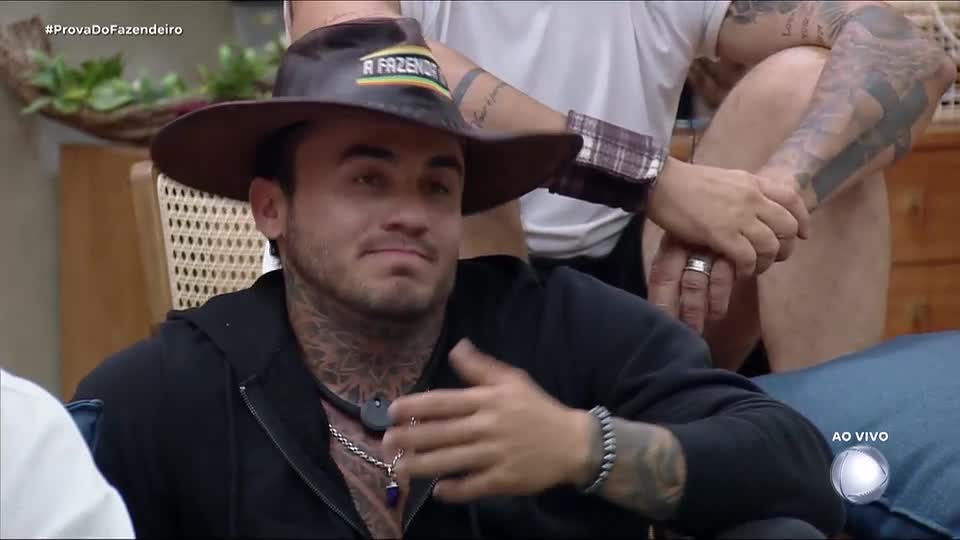 Wallas diz que deseja passar o chapéu para Toninho | A Fazenda 17