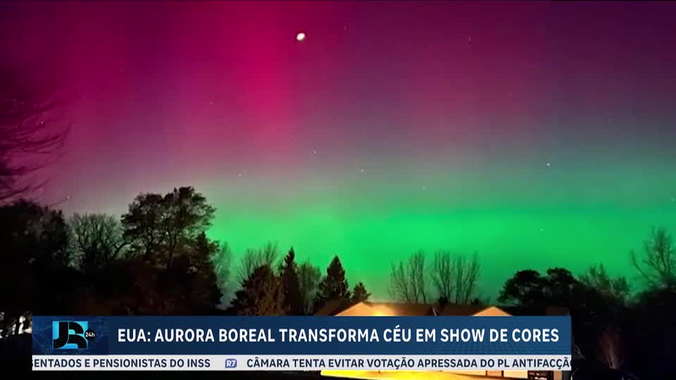 Auroras boreais iluminam o céu dos EUA