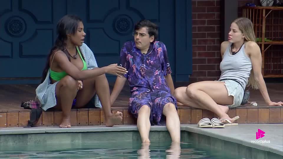 Carol e Saory tentam fazer Dudu reagir: 'Jogou tão bem até aqui para acabar assim?' | A Fazenda 17