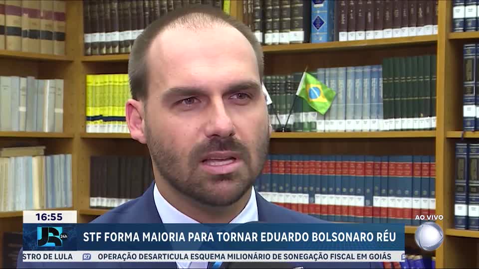 STF forma maioria para aceitar denúncia contra Eduardo Bolsonaro