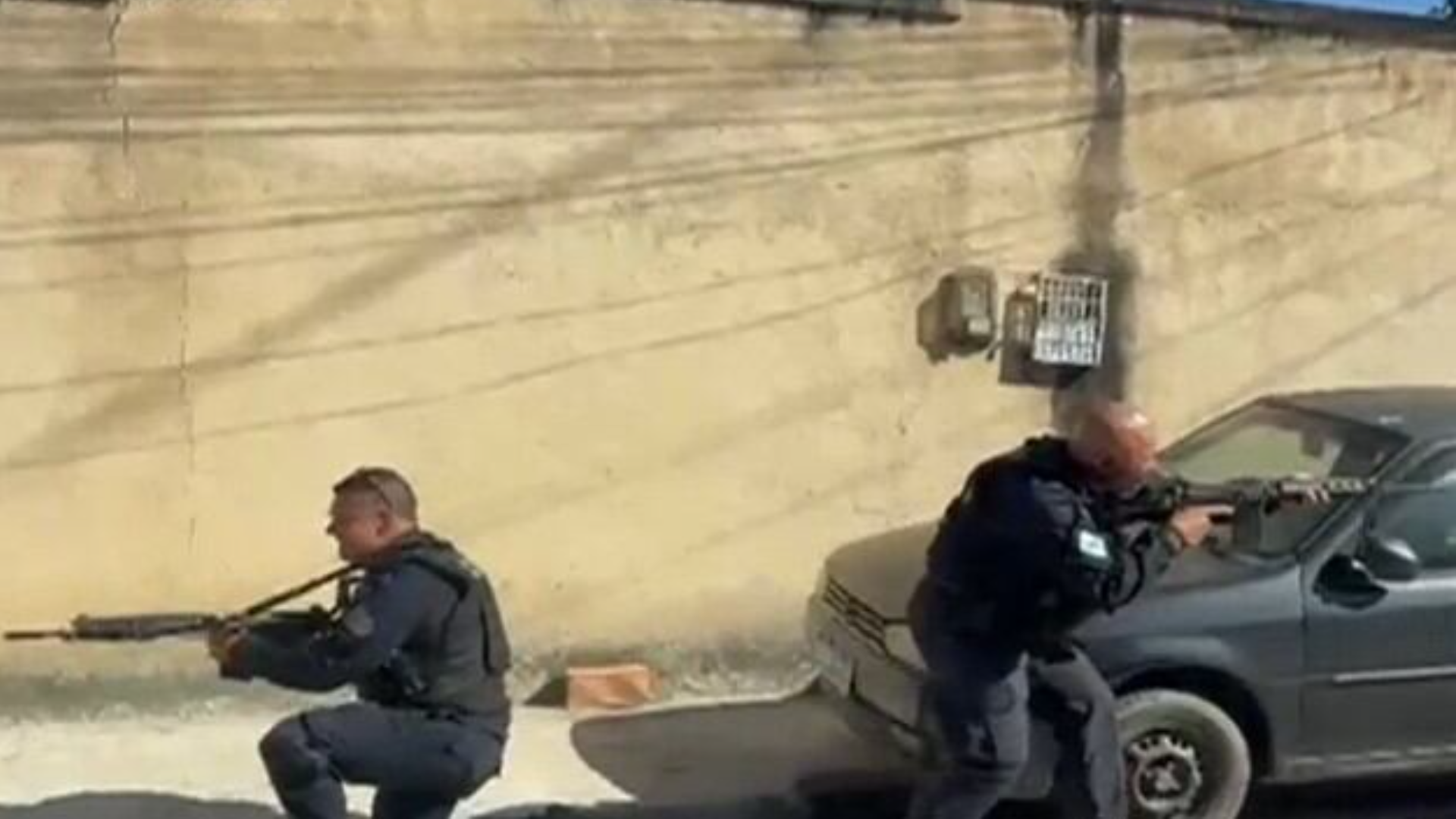 Operação da PM termina com três presos e um ferido por bala perdida em São Gonçalo (RJ)