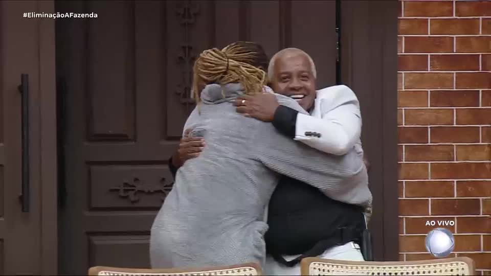 Toninho se livra da Roça e volta para a Sede | A Fazenda 17