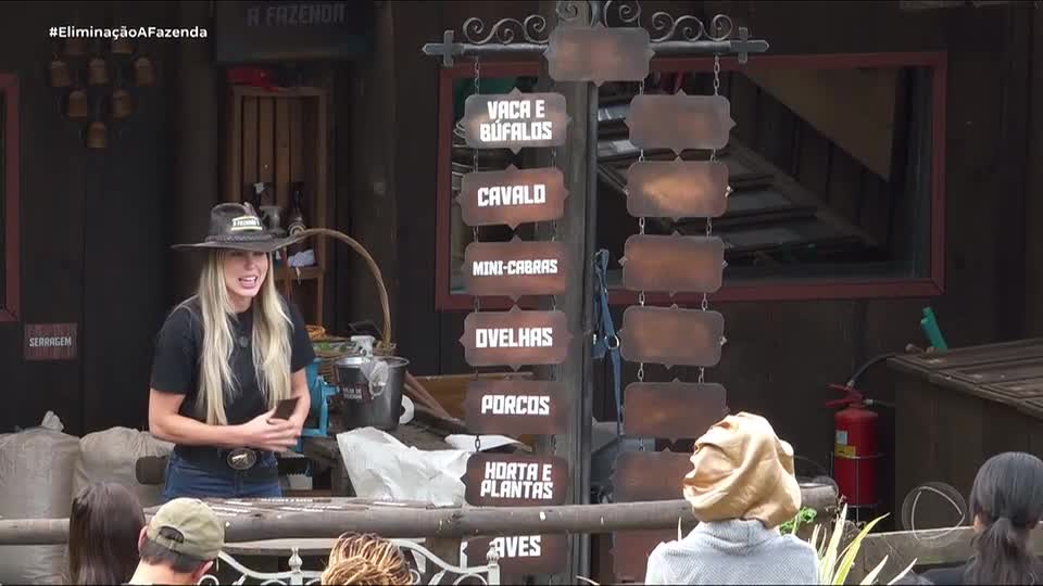 Saory escolhe novos peões para o trato dos animais | A Fazenda 17