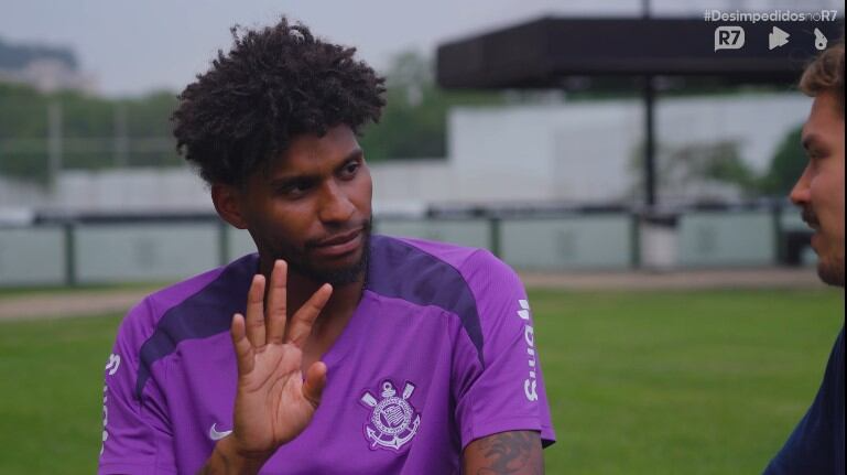 Exclusivo: Hugo Souza fala sobre nova convocação, futuro no Corinthians e Carlos Miguel