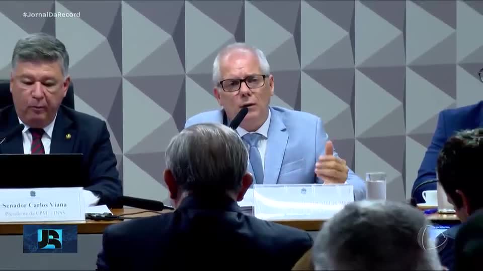 Ex-presidente do INSS e sete suspeitos são presos em nova fase da Operação Sem Desconto