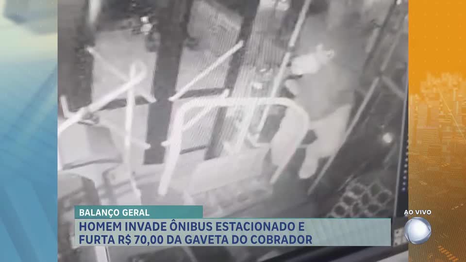 Câmeras de segurança flagram homem invadindo e furtando dinheiro em ônibus na capital mineira