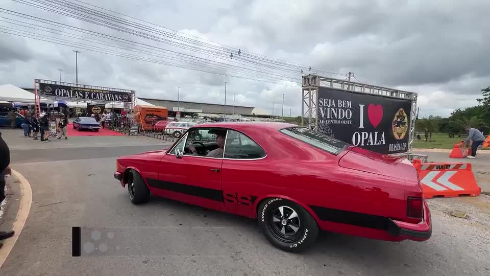 Encontro de Opalas e Caravans reúne apaixonados pela tradição automotiva no DF