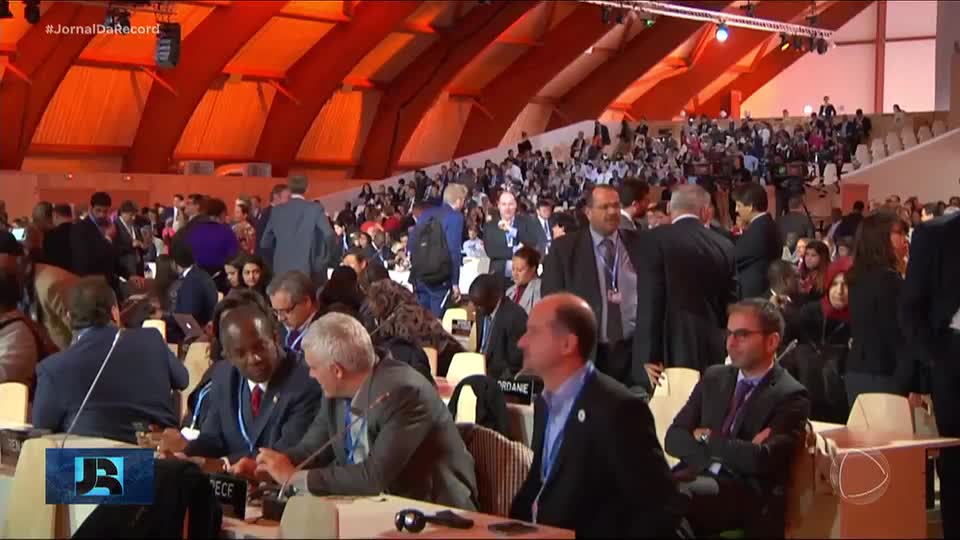 Divergências entre grandes blocos de países ameaçam travar negociações na COP30