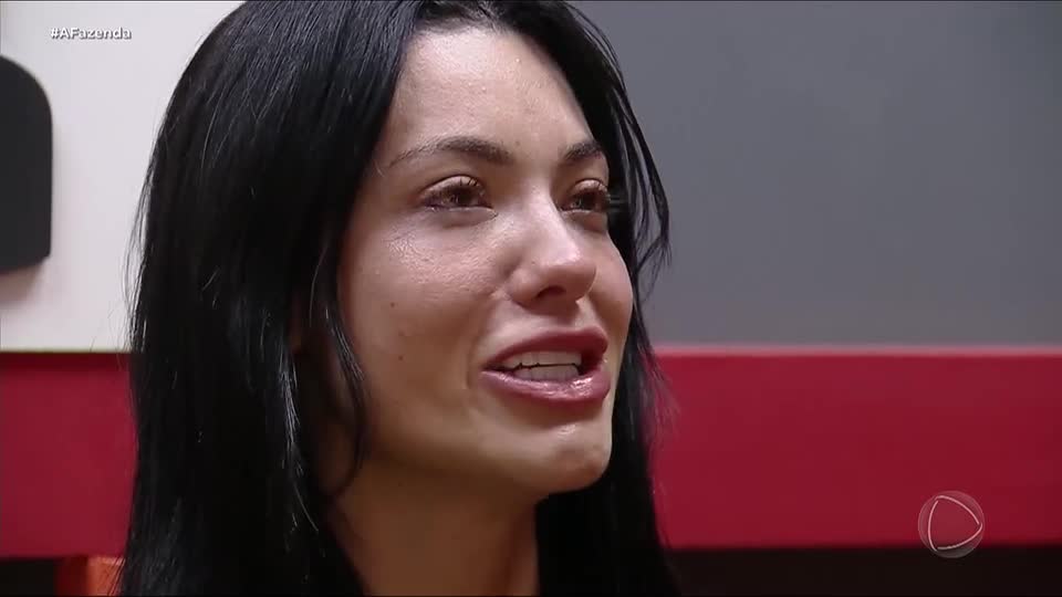 'Tem hora que a gente surta de verdade', desabafa Rayane | A Fazenda 17