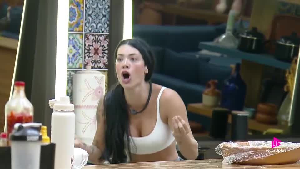 Irritadas com Saory, Maria e Rayane acabam trocando farpas entre si | A Fazenda 17