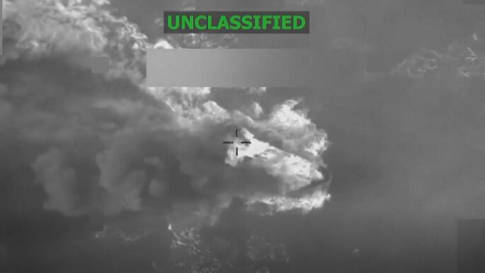 EUA divulgam vídeo de ataque letal contra embarcação do narcotráfico no Caribe