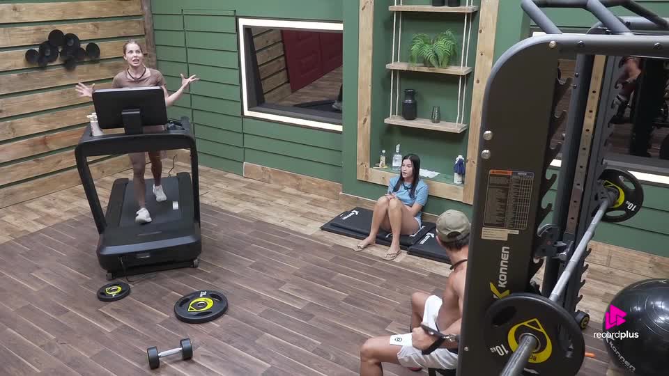 'Eu nunca vou abaixar a cabeça para ela', dispara Saory | A Fazenda 17