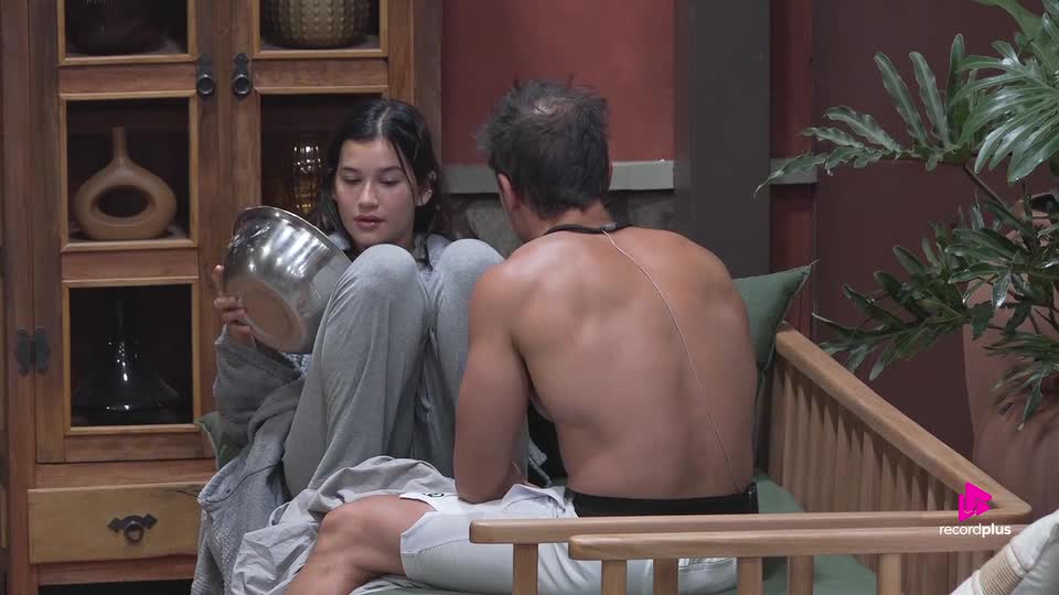 Duda culpa Matheus por situação 'horrível' com Créo e sugere resolver embate | A Fazenda 17